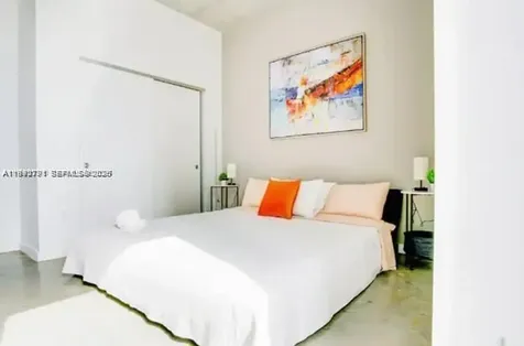 151 SE 1 Miami FL 33131