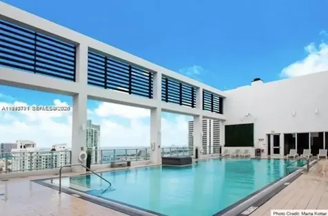 151 SE 1 Miami FL 33131