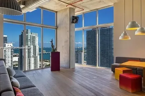 151 SE 1 Miami FL 33131