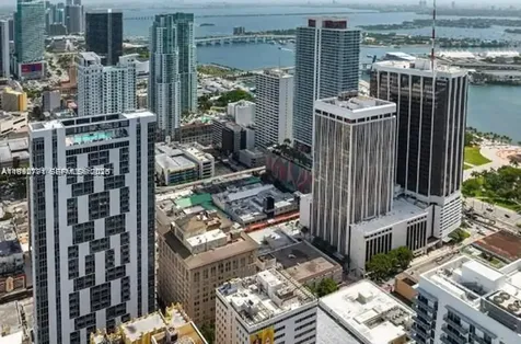 151 SE 1 Miami FL 33131