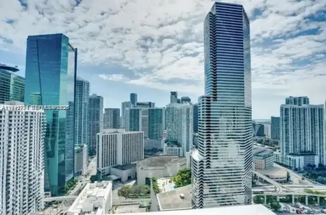 151 SE 1 Miami FL 33131