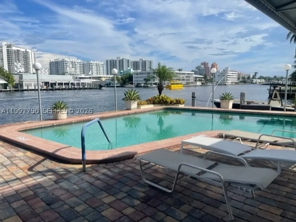 2900 NE 30th Street Fort Lauderdale FL 33306
