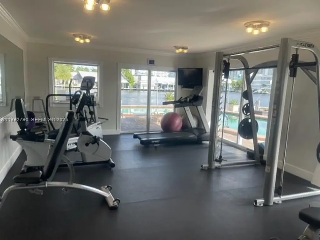 2900 NE 30th Street Fort Lauderdale FL 33306