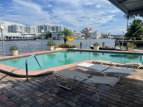 2900 NE 30th Street Fort Lauderdale FL 33306