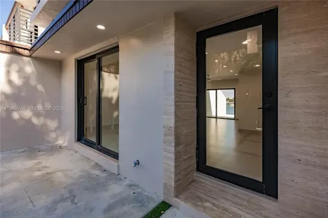 7238 Jacaranda Lane Miami Lakes FL 33014