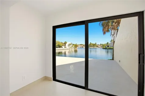 7238 Jacaranda Lane Miami Lakes FL 33014