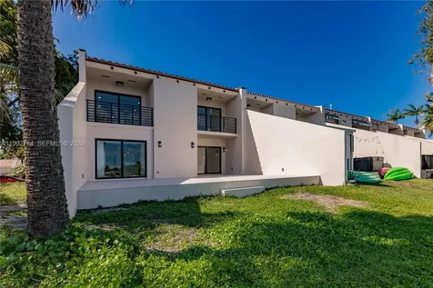 7238 Jacaranda Lane Miami Lakes FL 33014