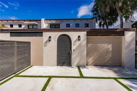 7238 Jacaranda Lane Miami Lakes FL 33014