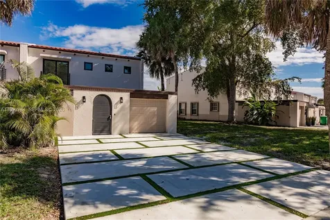 7238 Jacaranda Lane Miami Lakes FL 33014