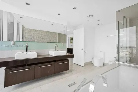 17121 Collins Avenue Sunny Isles Beach FL 33160