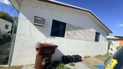 673 W 30th Street Hialeah FL 33012