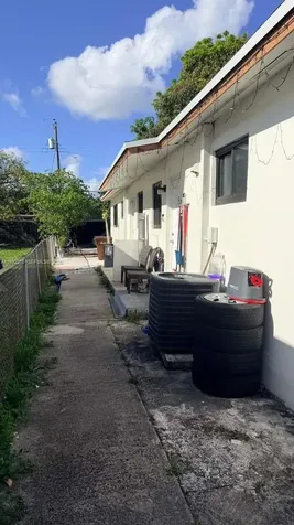 673 W 30th Street Hialeah FL 33012