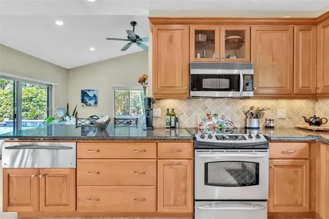 3423 Amsterdam Avenue Cooper City FL 33026