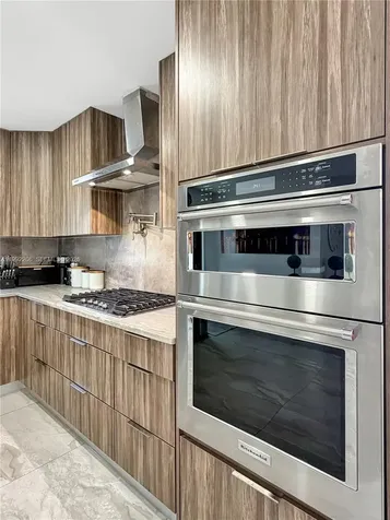 233 W 39th Place Hialeah FL 33012