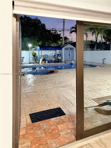 233 W 39th Place Hialeah FL 33012
