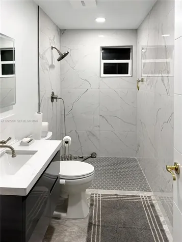 233 W 39th Place Hialeah FL 33012