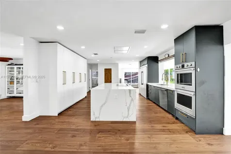 3350 N 40th Street Hollywood FL 33021
