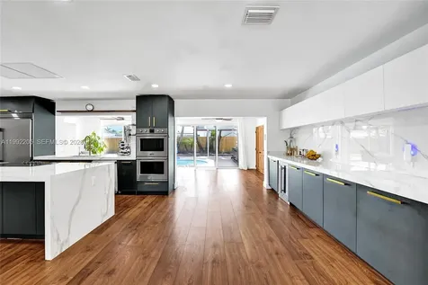 3350 N 40th Street Hollywood FL 33021