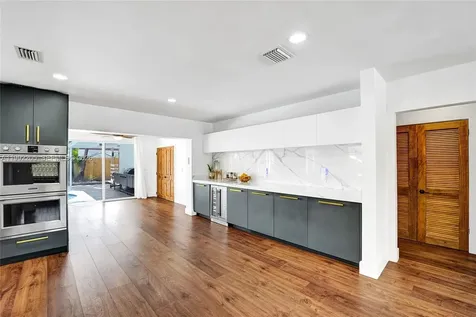 3350 N 40th Street Hollywood FL 33021