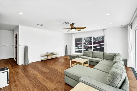 3350 N 40th Street Hollywood FL 33021