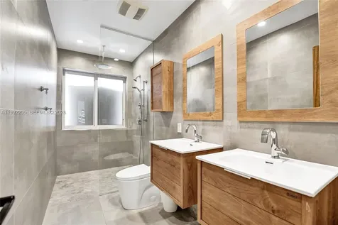 3350 N 40th Street Hollywood FL 33021