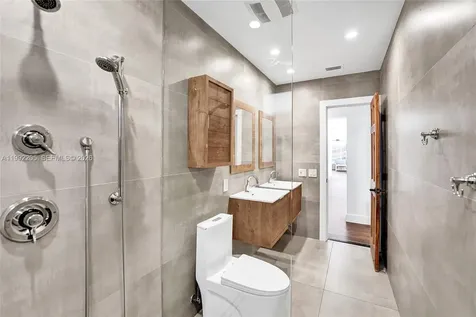 3350 N 40th Street Hollywood FL 33021