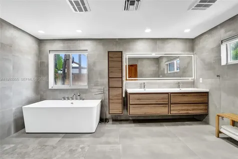 3350 N 40th Street Hollywood FL 33021