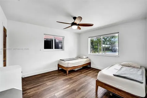 3350 N 40th Street Hollywood FL 33021