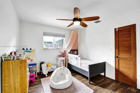 3350 N 40th Street Hollywood FL 33021