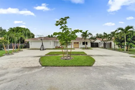 3350 N 40th Street Hollywood FL 33021
