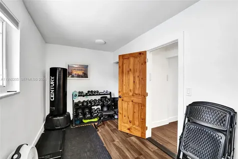 3350 N 40th Street Hollywood FL 33021