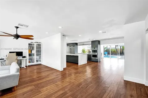 3350 N 40th Street Hollywood FL 33021