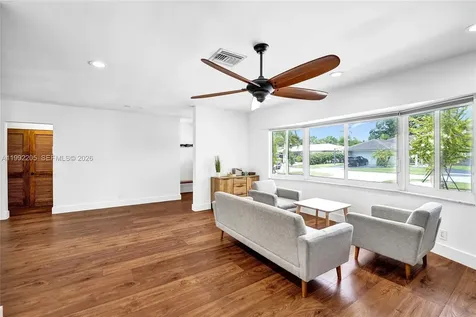 3350 N 40th Street Hollywood FL 33021