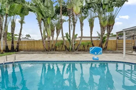 3350 N 40th Street Hollywood FL 33021