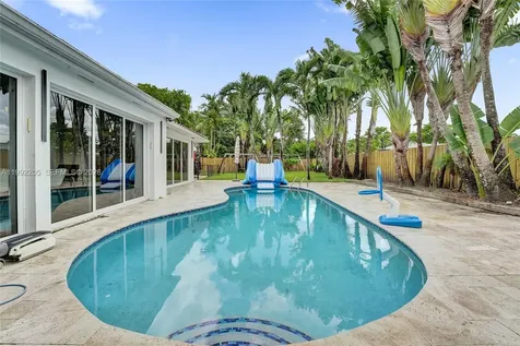 3350 N 40th Street Hollywood FL 33021