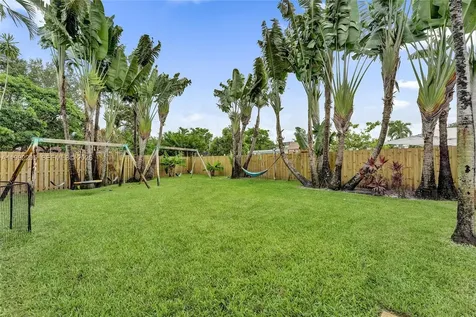 3350 N 40th Street Hollywood FL 33021