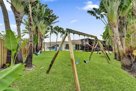 3350 N 40th Street Hollywood FL 33021