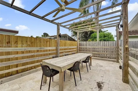 3350 N 40th Street Hollywood FL 33021