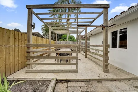 3350 N 40th Street Hollywood FL 33021