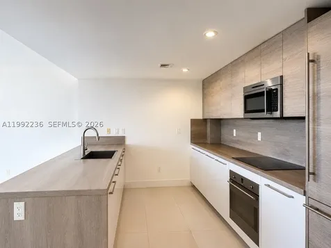 400 Sunny Isles Boulevard Sunny Isles Beach FL 33160