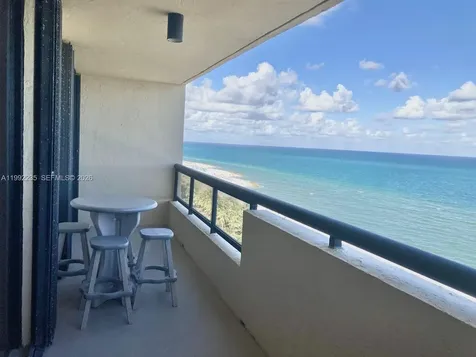 2555 Collins Avenue Miami Beach FL 33140