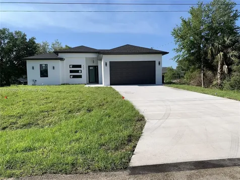 442 Redwing Street Lehigh Acres FL 33974