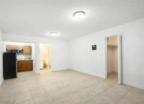 2471 NW 18th Terrace Miami FL 33125