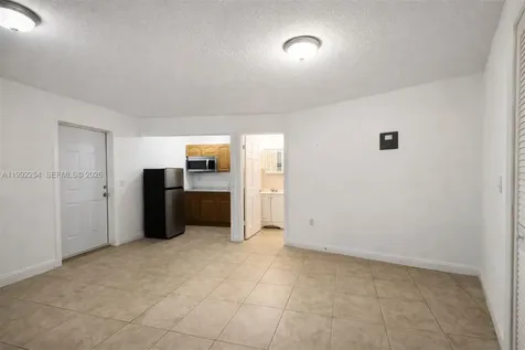 2471 NW 18th Terrace Miami FL 33125