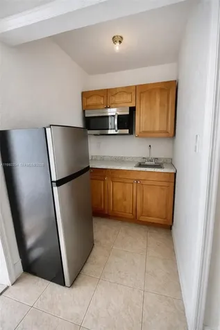 2471 NW 18th Terrace Miami FL 33125