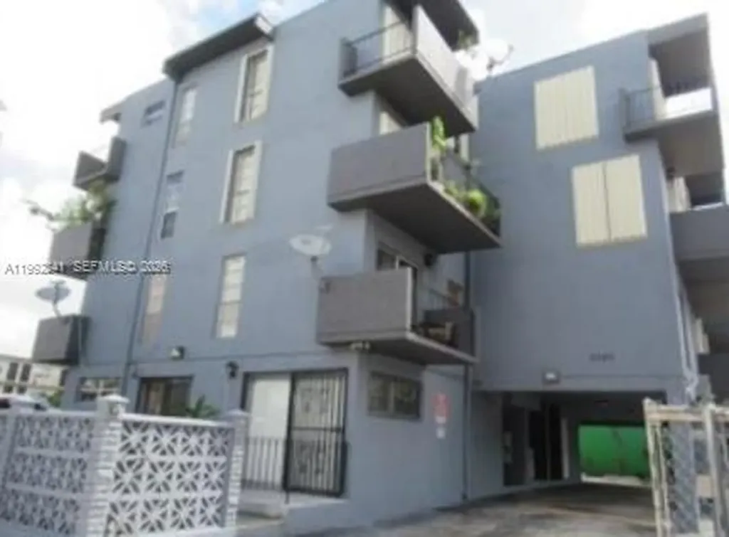 6580 W Flagler Street Miami FL 33144