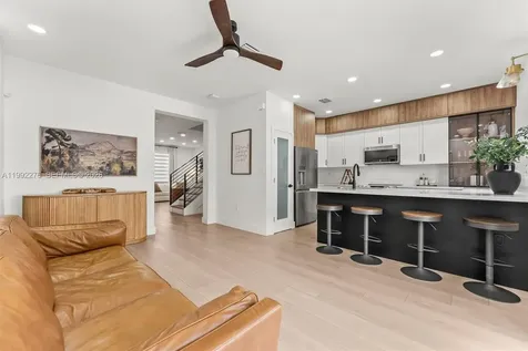 10487 W 34th Court Hialeah FL 33018