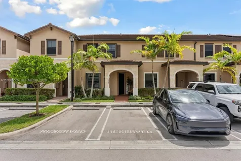 10487 W 34th Court Hialeah FL 33018