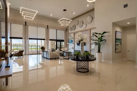 10487 W 34th Court Hialeah FL 33018