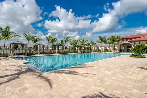 10487 W 34th Court Hialeah FL 33018